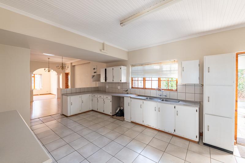 5 Bedroom Property for Sale in Riviersonderend Western Cape
